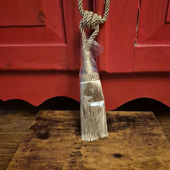 New Set of 4 Gold Tassel Tieback Decoractive Rope Curtain Regal Hanging Balls - Picture 2 of 4